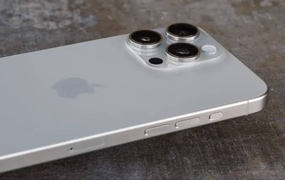 Apple iPhone 15 Pro Max 1