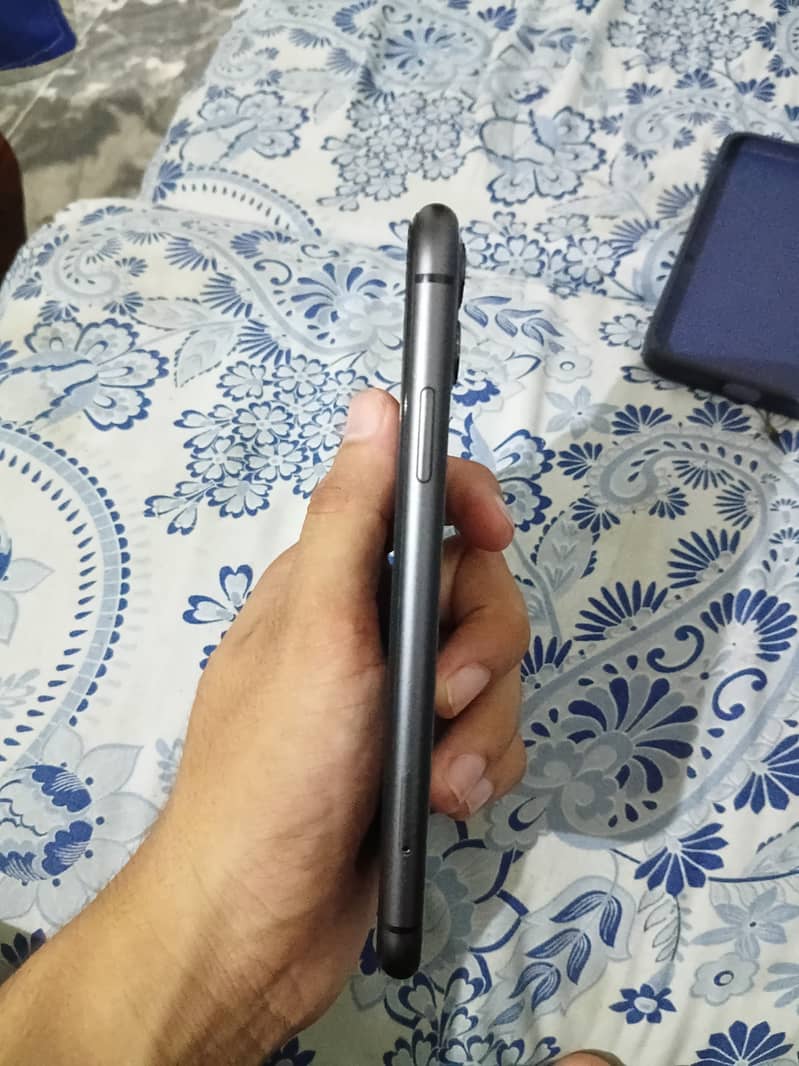 Apple iPhone 11 5