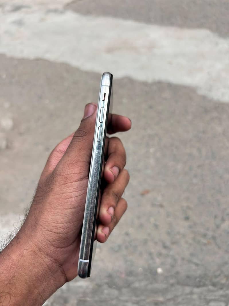 Apple iPhone X 1