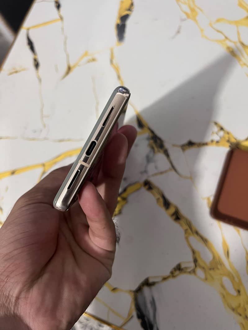 Google Pixel 7 Pro 6