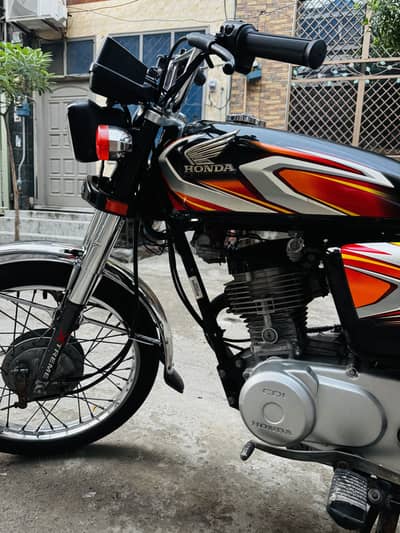Honda CG125 genuine condition neat nd Clean