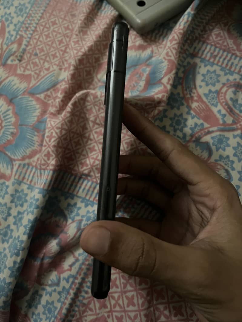 Google Pixel 7a 5