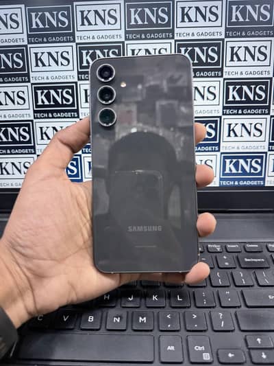 Samsung S23