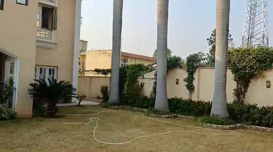 4 Bed Single unit hous for rent Main Chaklala scheme 3