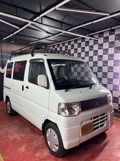 Mitsubishi Minicab Bravo 2012