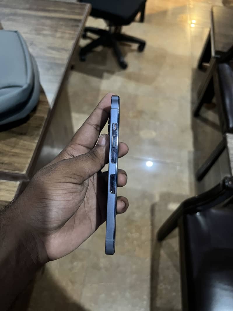 Apple iPhone 13 Pro 2