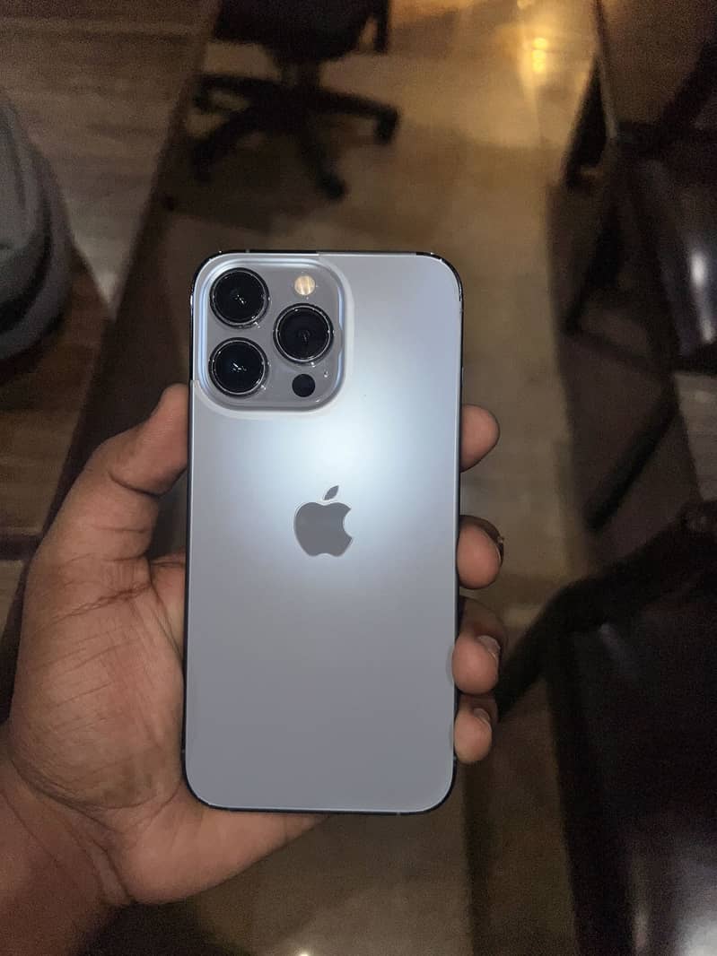 Apple iPhone 13 Pro 3