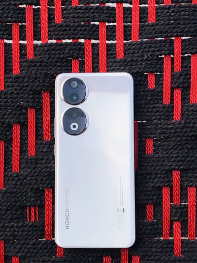 Honor 90