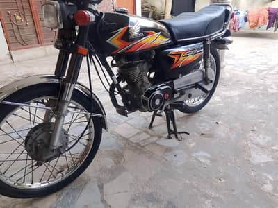 Honda cg 125 pakka 21 model total genuine urgent for sale