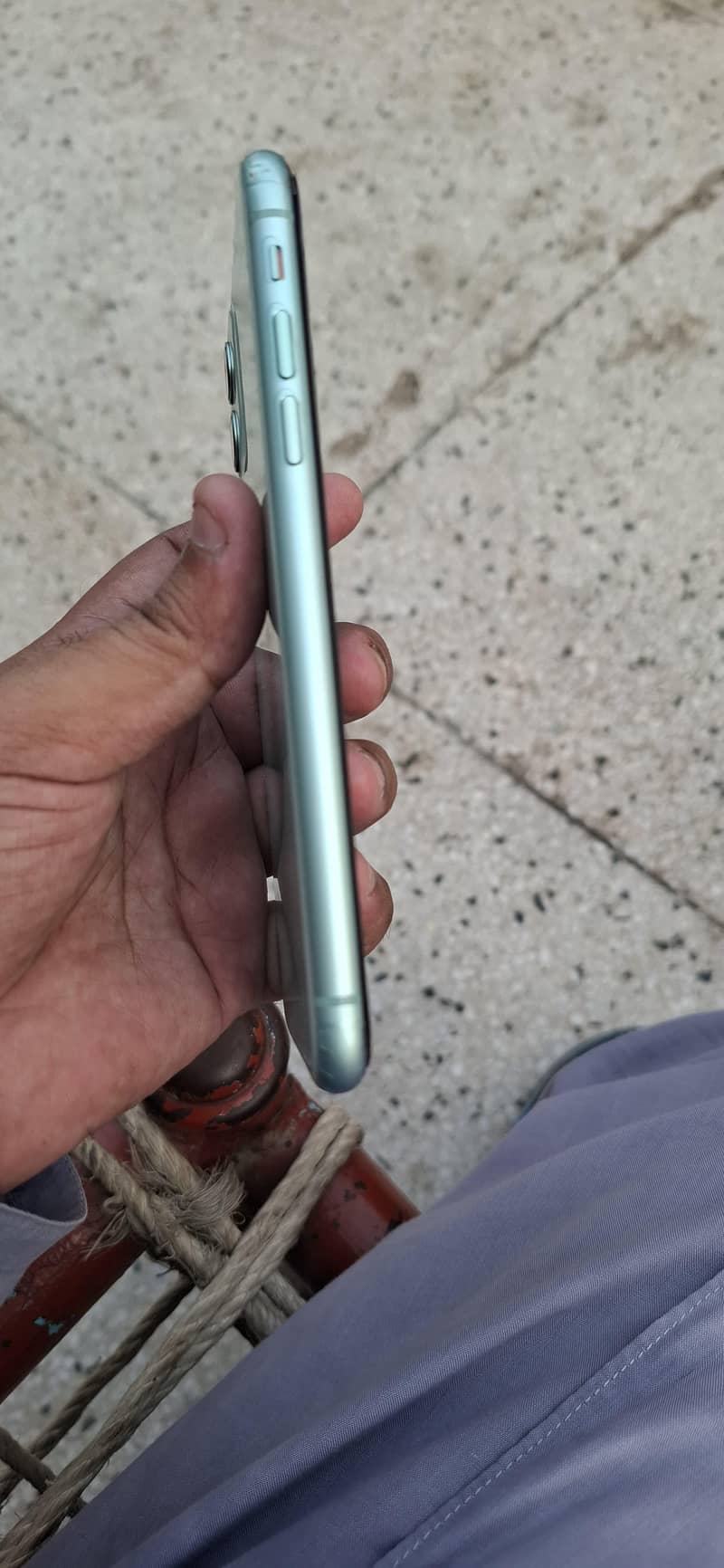 Apple iPhone 11 7