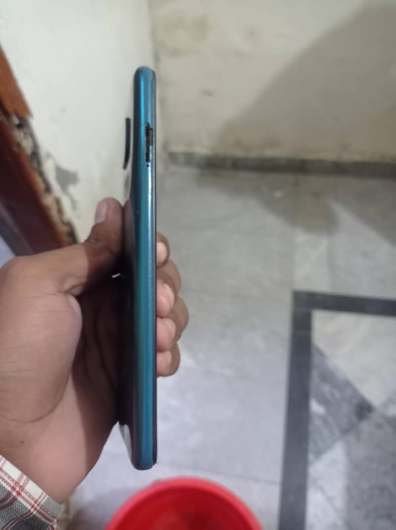 Xiaomi Redmi Note 9 4