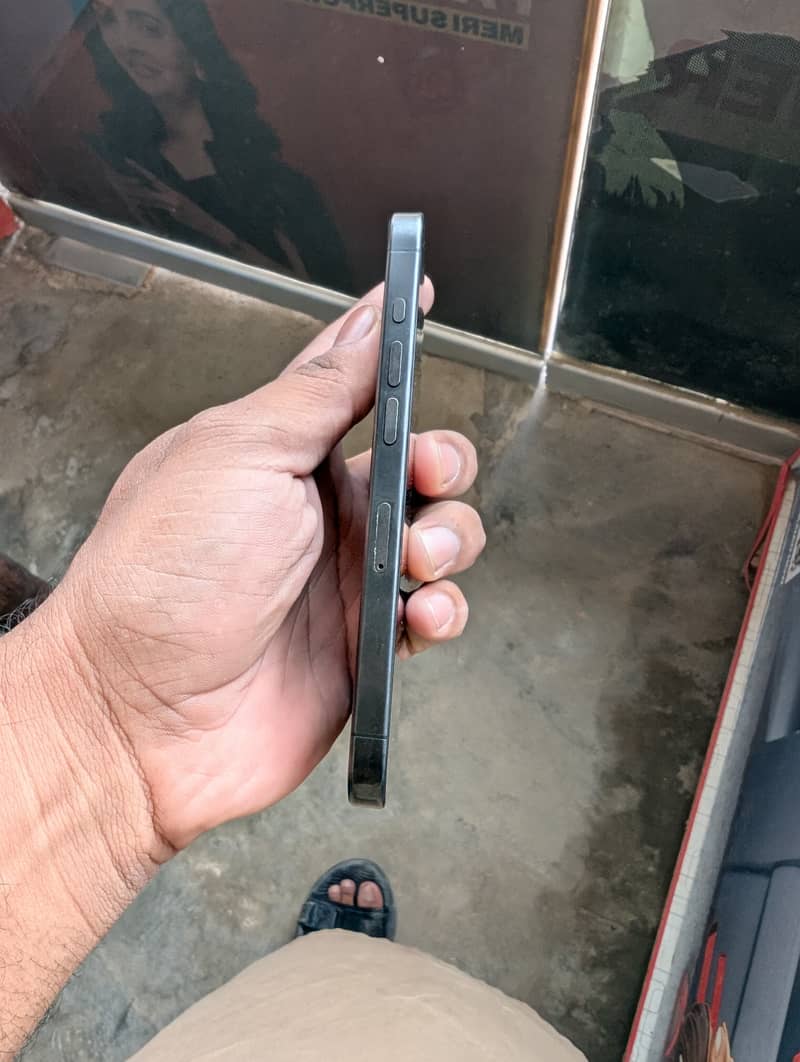 Apple iPhone 15 Pro 2