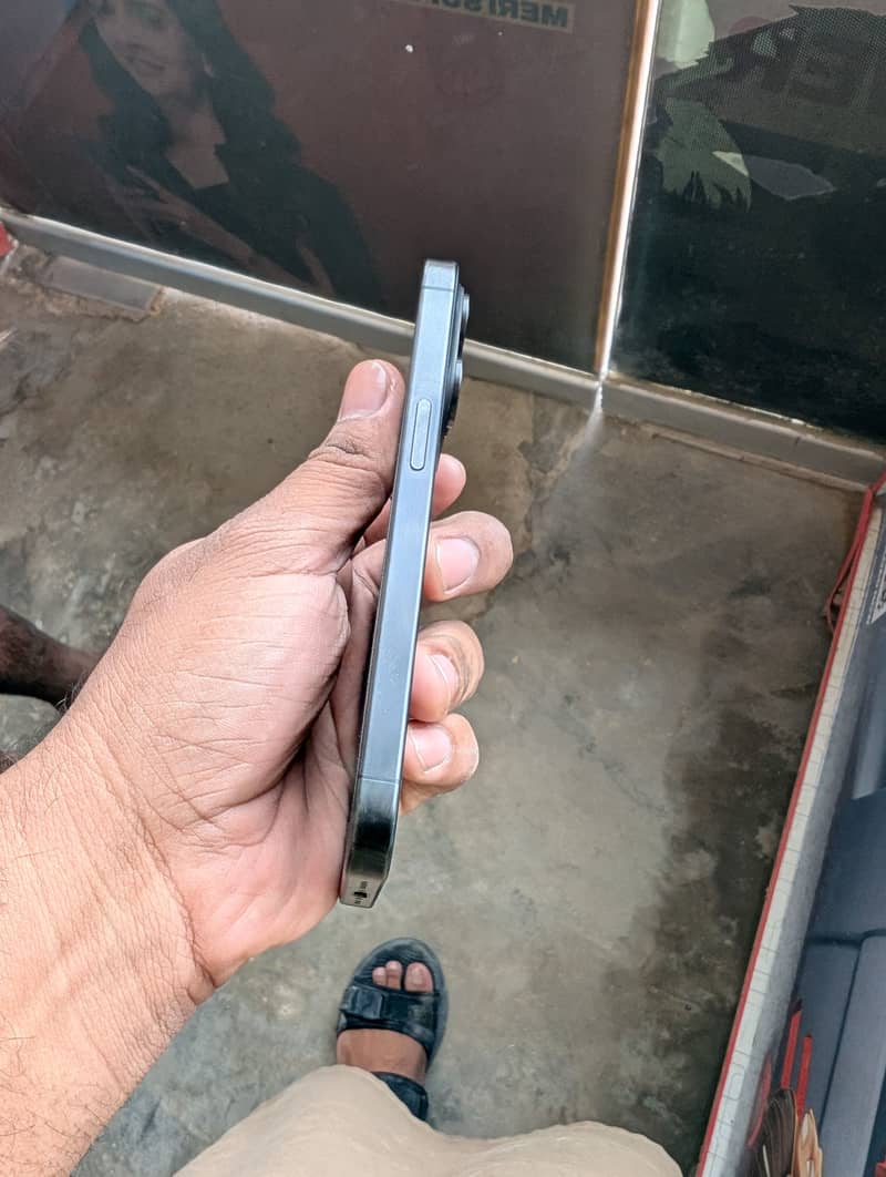 Apple iPhone 15 Pro 6