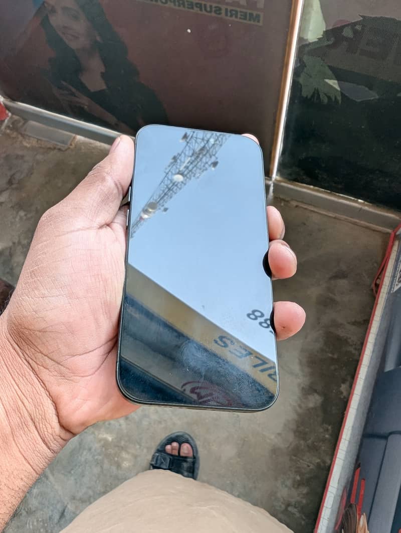 Apple iPhone 15 Pro 8