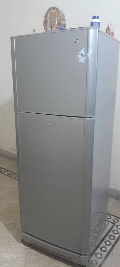 Medium well class fridge foe Sale
