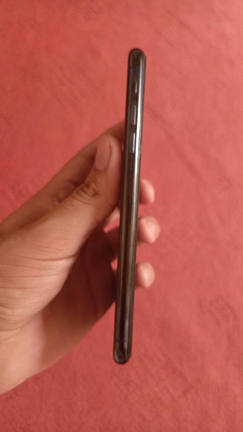 Apple iPhone 11 Pro Max 1