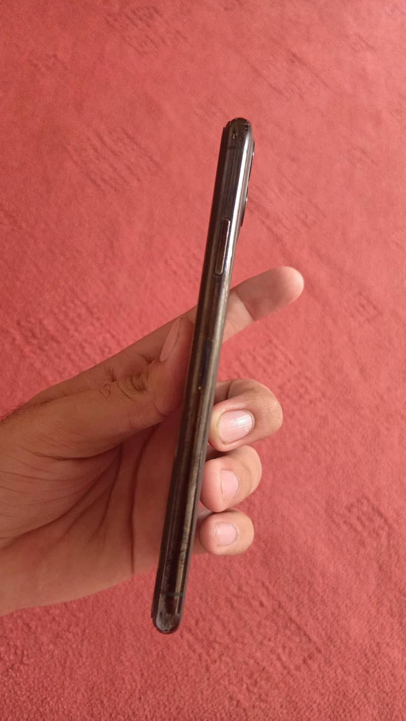 Apple iPhone 11 Pro Max 2