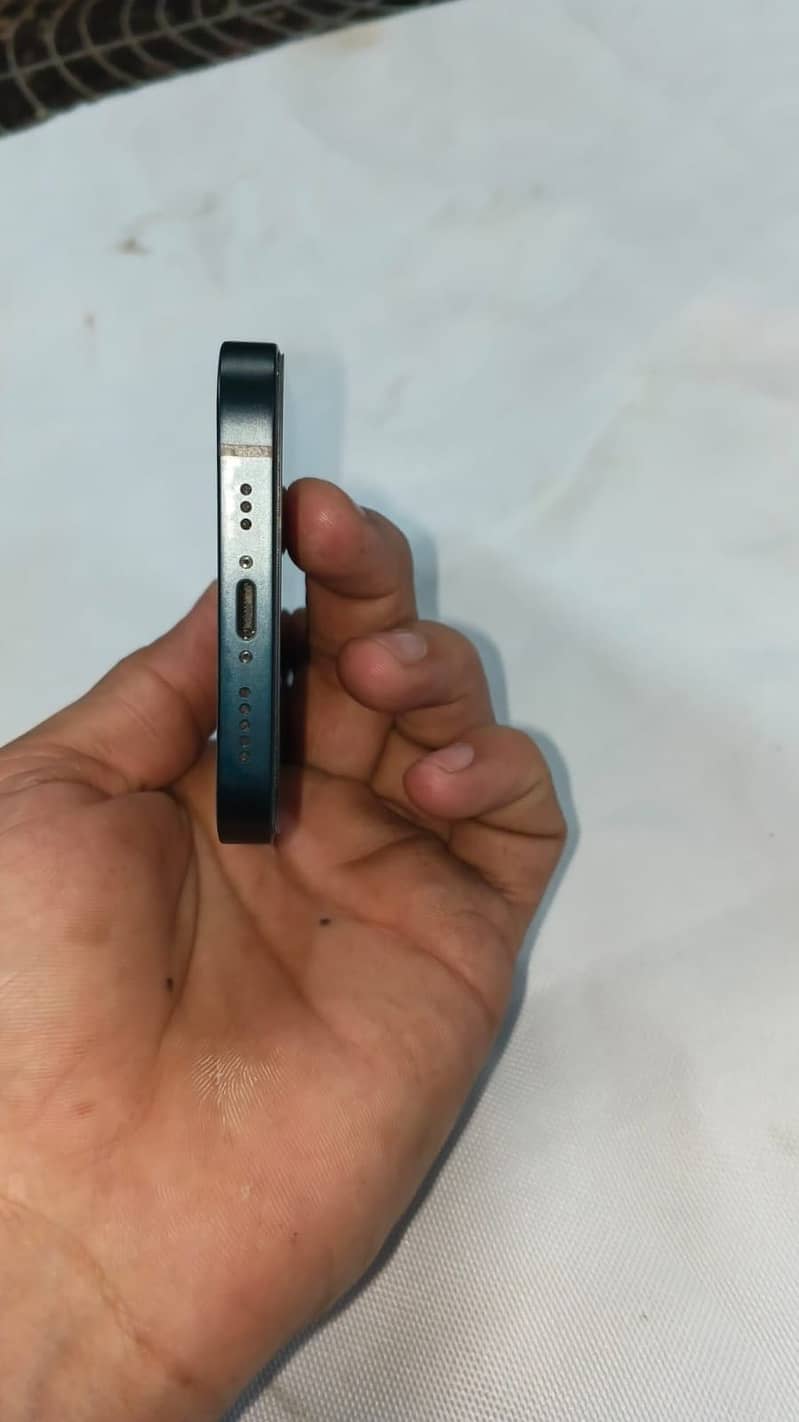 Apple iPhone 14 3