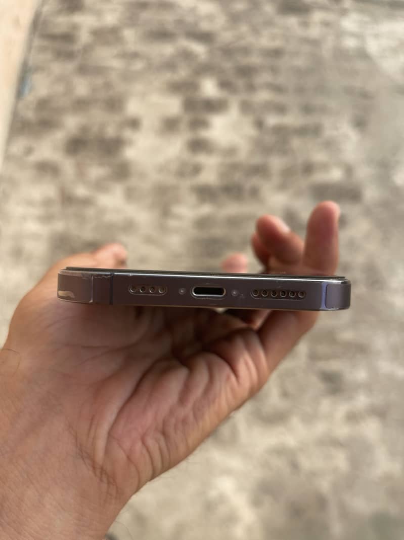 Apple iPhone 14 Pro Max 2