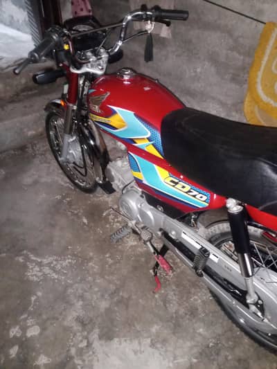 total original bike tanki tapay phly din hi utar diay thy fir
