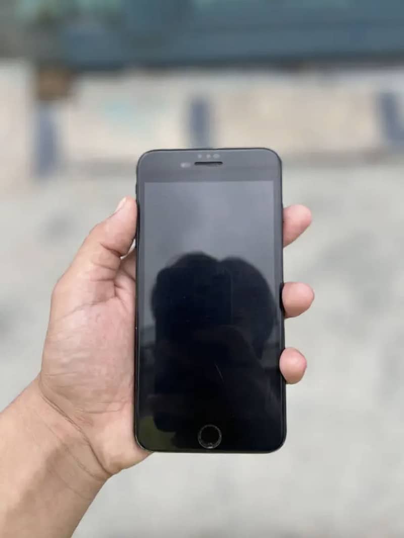 Apple iPhone 7 Plus 0