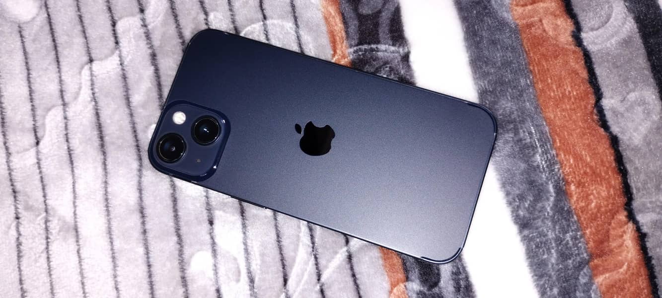 Apple iPhone 13 0