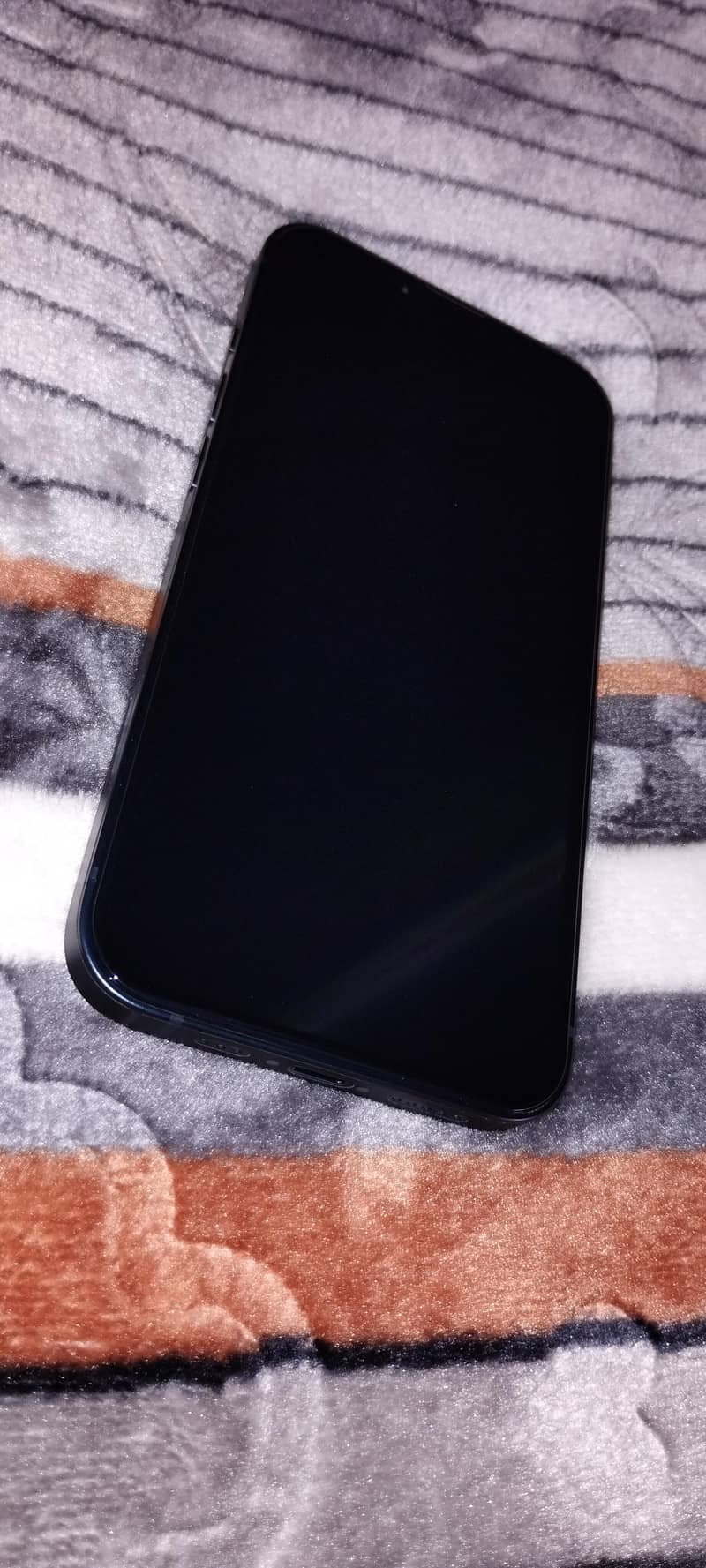 Apple iPhone 13 1