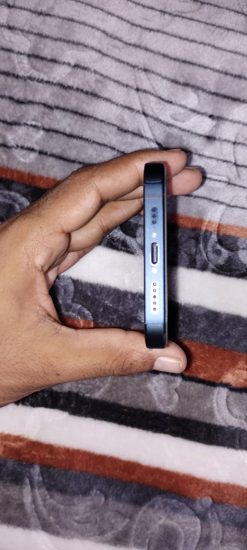 Apple iPhone 13 4