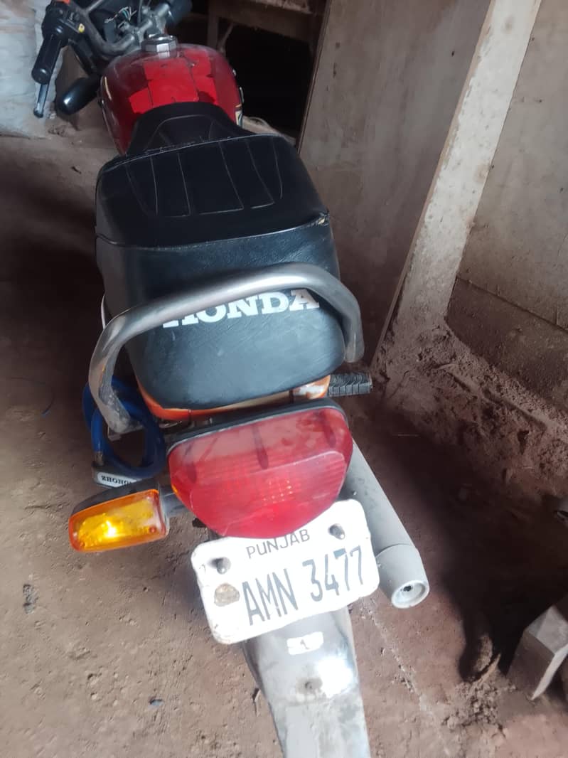 one hend used 1