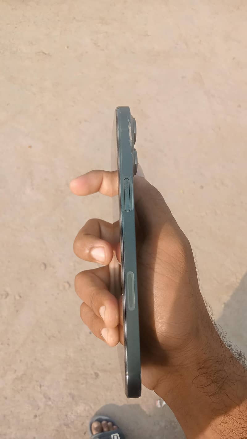 Apple iPhone 13 Pro Max 3