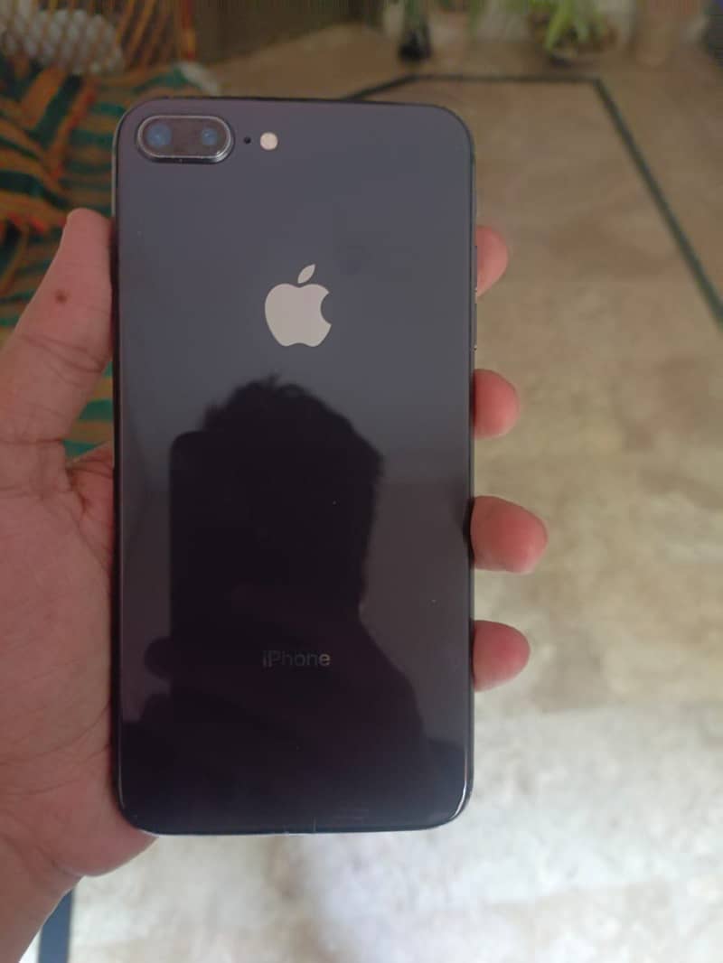 Apple iPhone 8 Plus 6