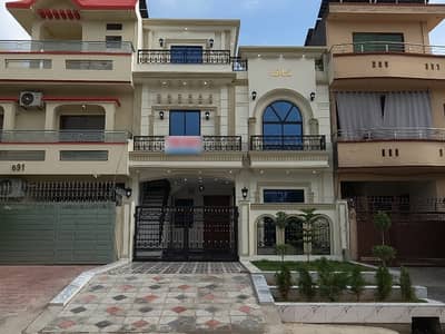 House Is Available On Excellent Location