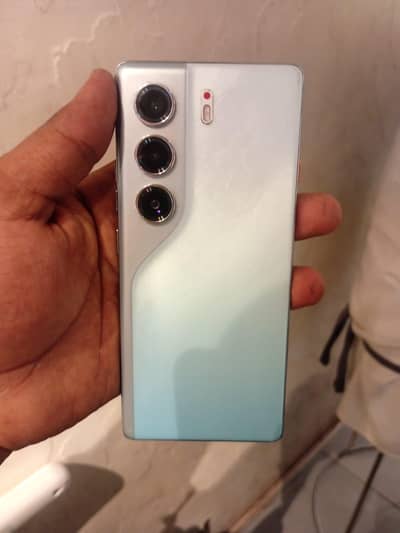 Tecno CAMON 40