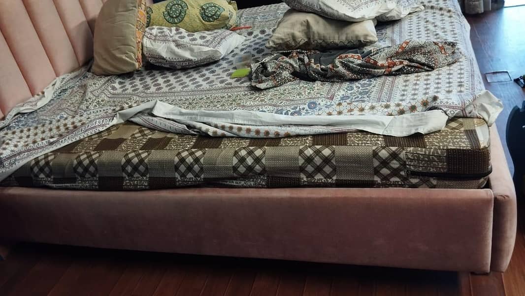 King Size Bed 4