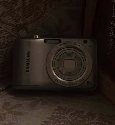 Samsung ES30 12.2 MEGAPIXEL