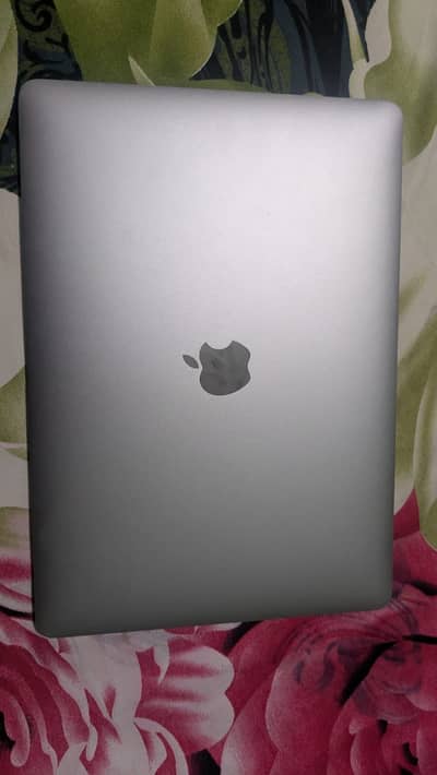 Macbook air m1 8/256 13.6 inches