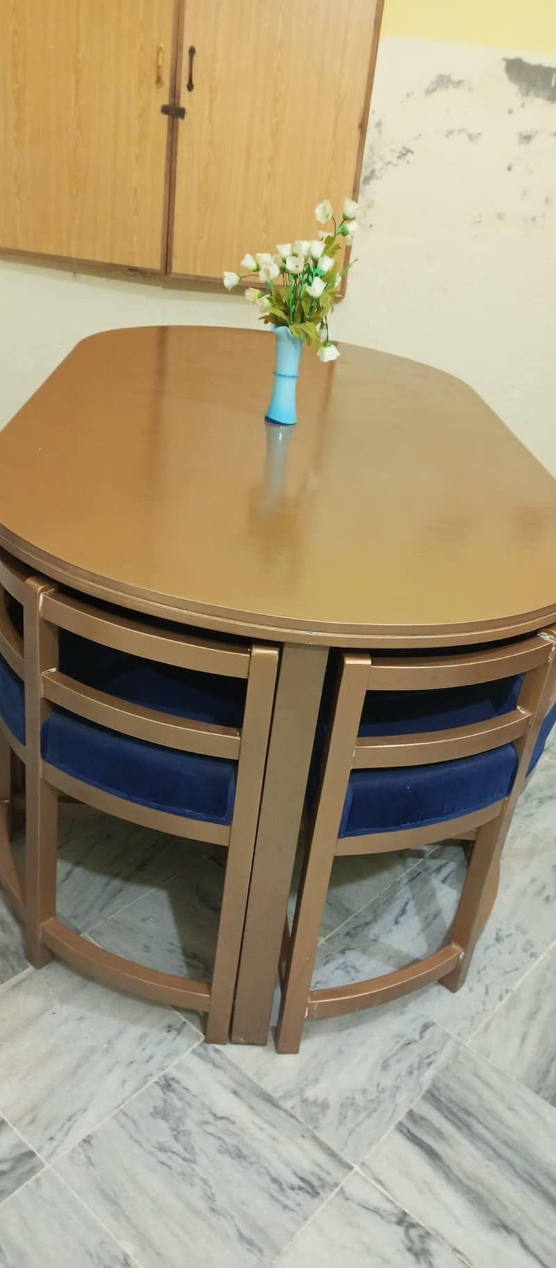 Dining Table 0