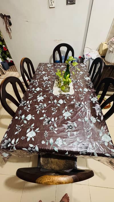 Dinning table with 6 Chairs