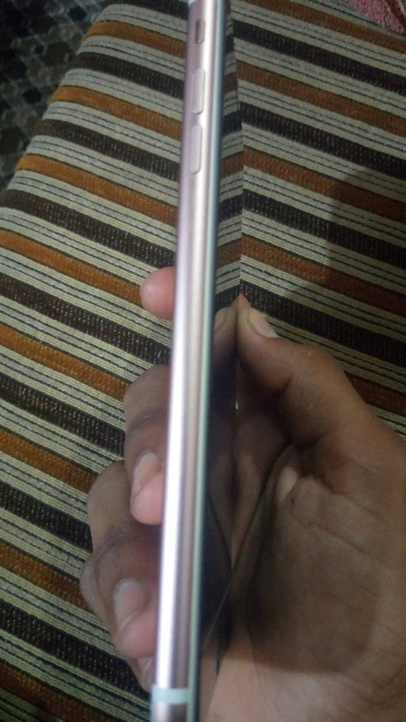 Apple iPhone 7 Plus 3
