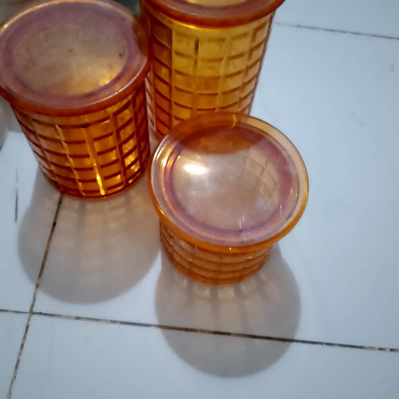 3 jars 1