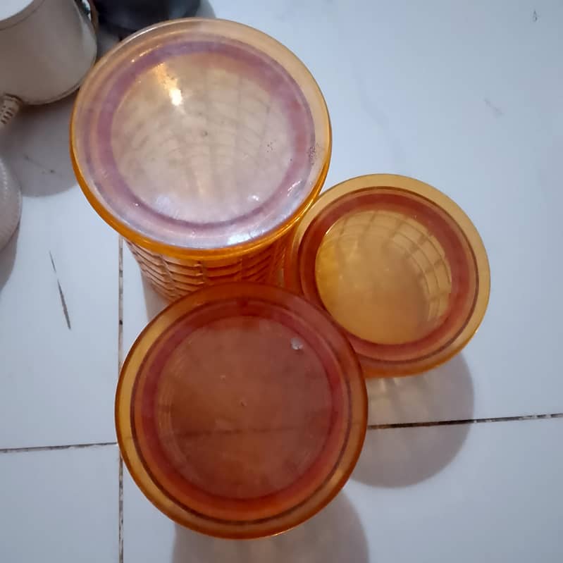 3 jars 2