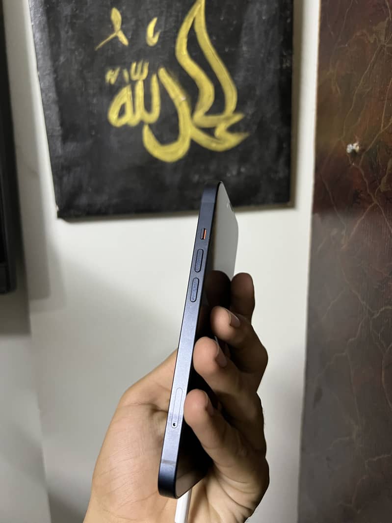 iPhone 13 - 128GB 4