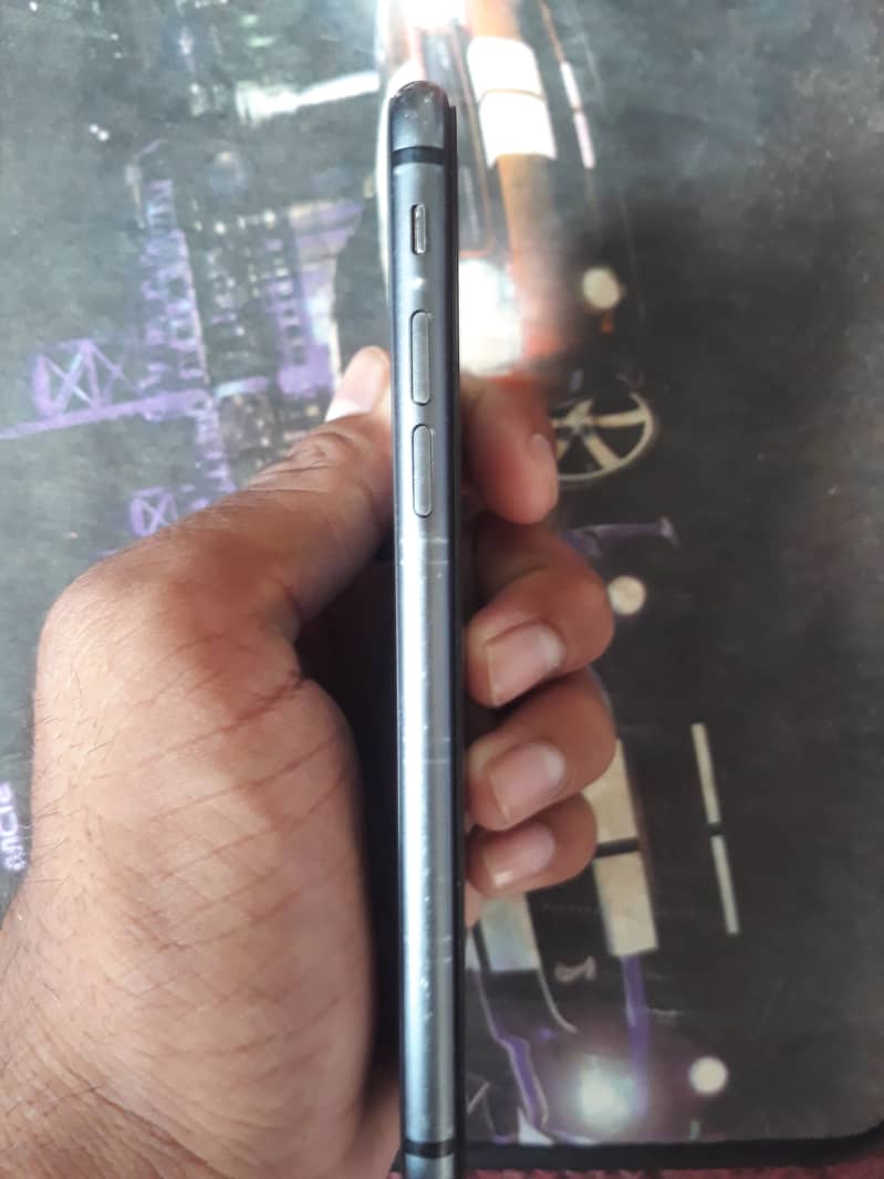 Apple iPhone 8 4