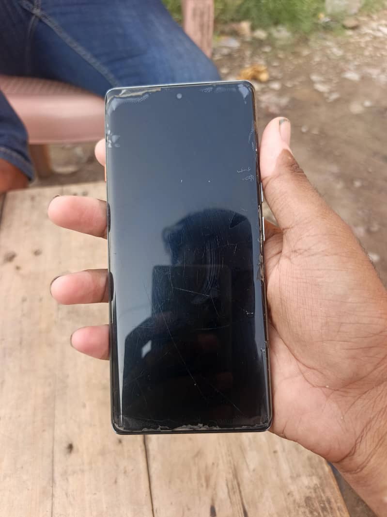 Tecno CAMON 40 Pro 1