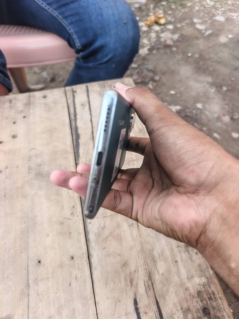 Tecno CAMON 40 Pro 4