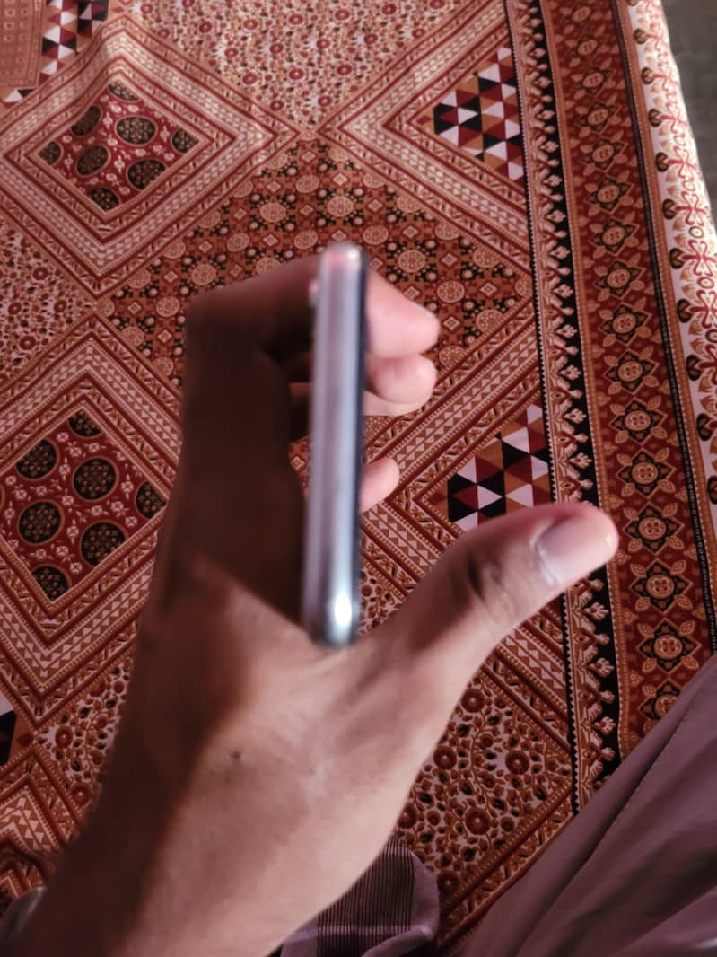 Apple iPhone X 5