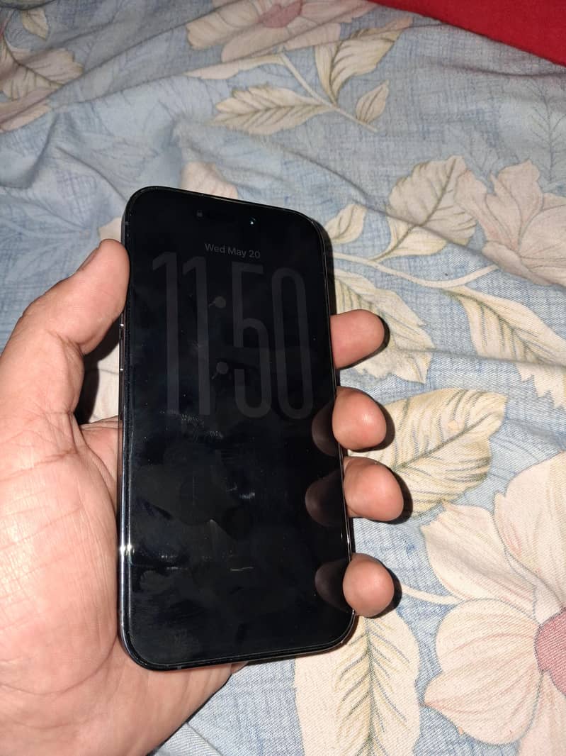 Apple iPhone 14 Pro 1