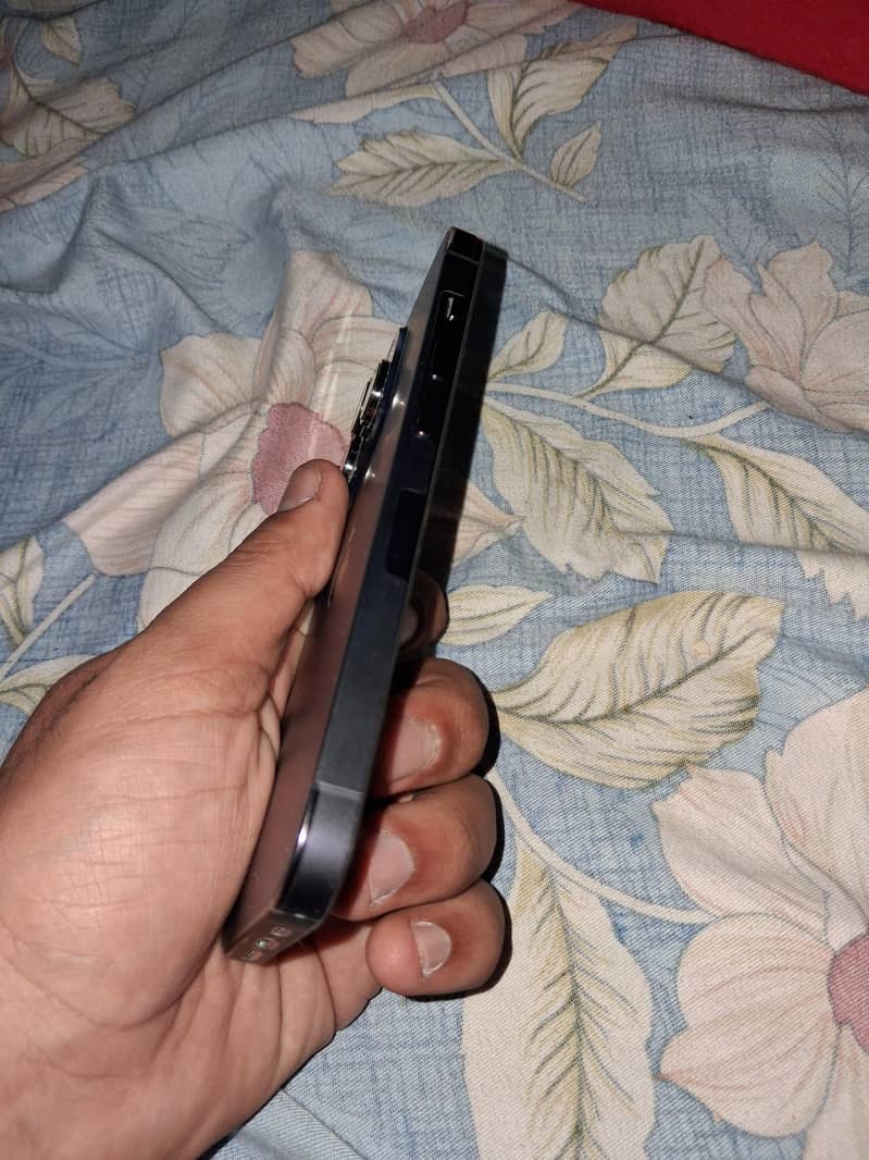 Apple iPhone 14 Pro 2