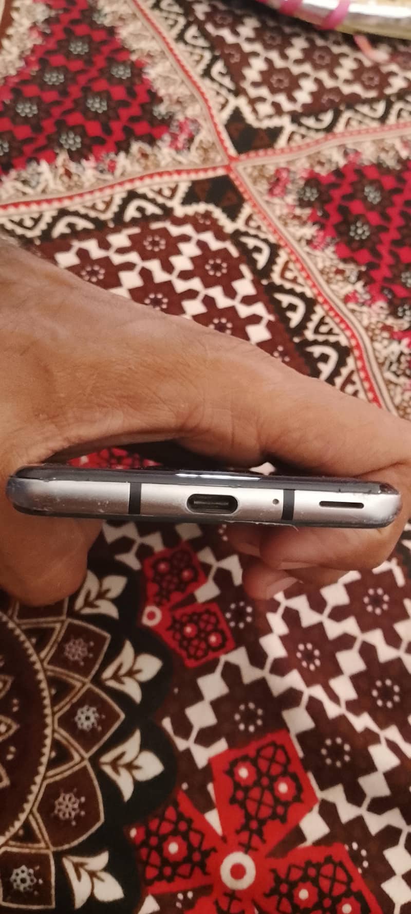 Sharp Aquos R3 2