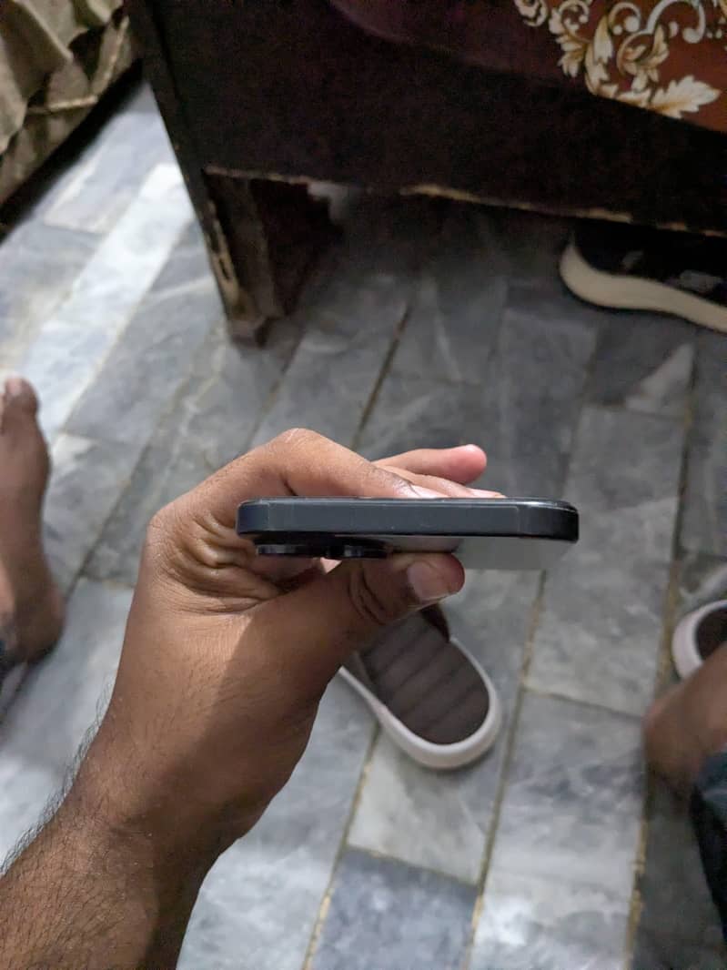 Apple iPhone 15 plus 4